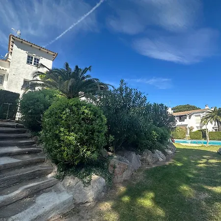 Blanca 13 - Recien Renovada Casa Con Jardin Y Piscina Comunitaria Holiday home