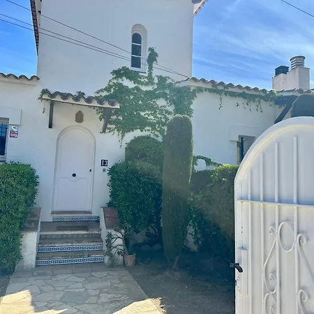 Holiday home Blanca 13 - Recien Renovada Casa Con Jardin Y Piscina Comunitaria *